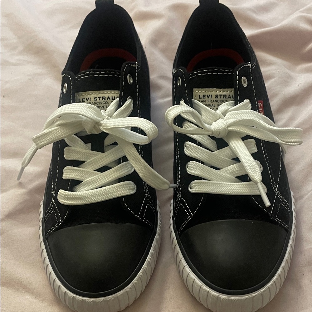 Levi's Black and White Casual Sneakers